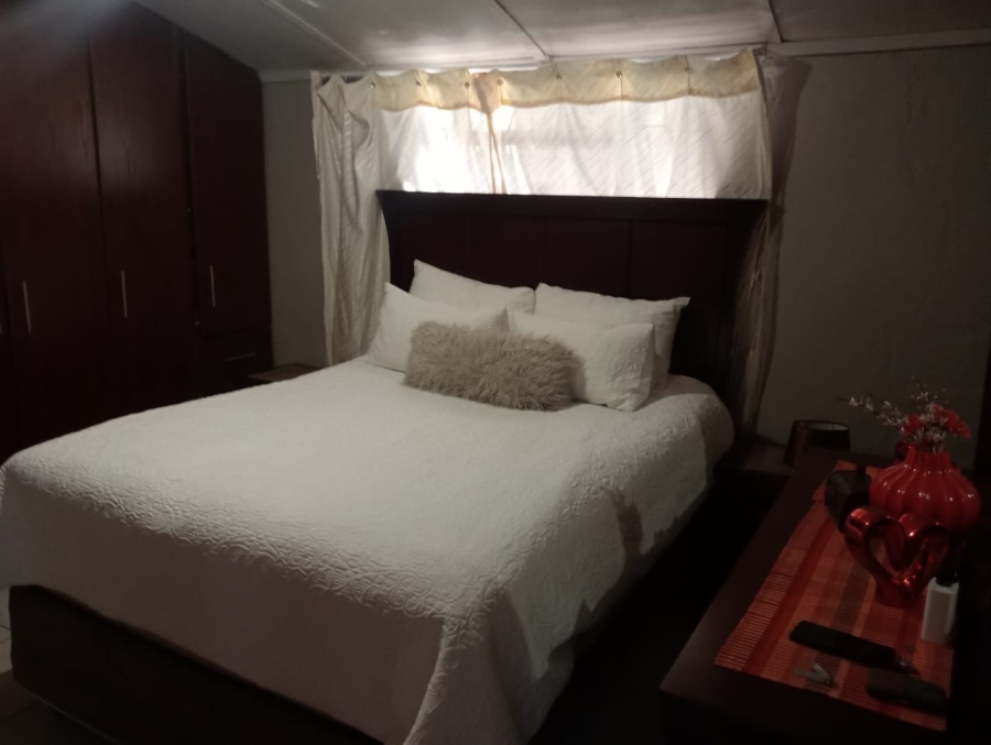 2 Bedroom Property for Sale in Mohadin North West